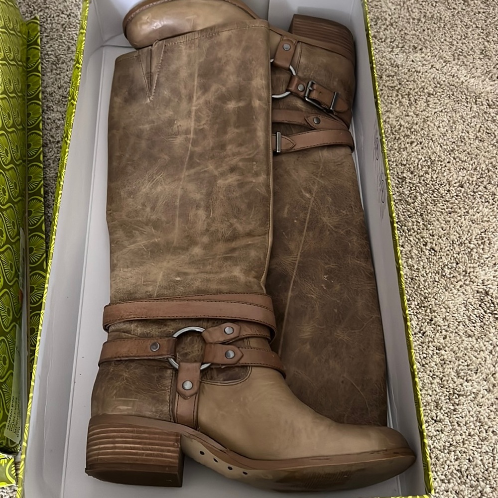 Women’s Gianni Bini boots